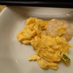 王府井 酒家 - 玉子とエビの炒め