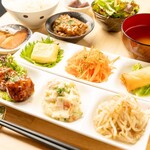 ふみちゃんKITCHEN - 8品の野菜中心小鉢定食
