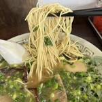 らーめん楓神 - 麺リフト。