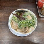 らーめん楓神 - ネギチャーシュー"1,400円に"味玉"120円をトッピング♪