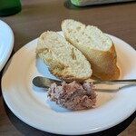 ゲシュマック - パンにレバーパテェ