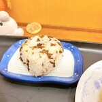 ふる里うどん  - おにぎり(ねぎ塩きくらげ) 120円
      毎回、大将のおにぎりが楽しみで(^^♪