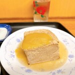 ふる里うどん  - おでんの豆腐 150円
      本日も、1番煮えてる場所のを取りました♬