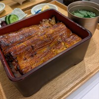 割烹蒲焼 横浜八十八 吉田町店 - 写真を撮る間も惜しくなるくらい、美味しそうな匂い〜♪