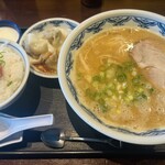 博多麺房 赤のれん - 