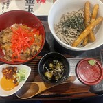 武州うどんあかねandみどりダイニング - 