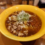 麺屋 すずらん - スパイシーカレーのラーメン：黄色【みそベース】
