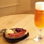 お酒の美術館 - 料理写真:ジョンソンヴィル生ソーセージ＆マスターズドリームセット