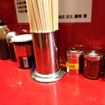 ラーメン二郎 - 卓上調味料