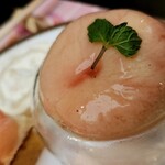 イグレック - このモモ丸ごと１個は豪華