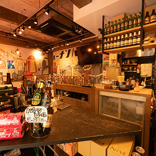 仕事帰りや宴会にもぴったり◆貸切OKなエスニックネオ酒場