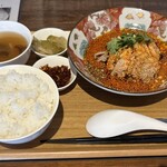 中華旬菜ハオスイ - 名物よだれ鶏