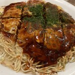 お好み焼 みっちゃん総本店 - 焼きそば麺がパリパリはあまり好きではないのだが、焼き加減が上手なのか、とても絶妙な焼き加減で美味しい。