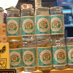 大衆酒場ナツメロ - ズラリと並ぶキンミヤワンカップ