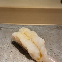 鮨 由う - 