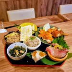 日本酒とナチュラルワイン KOUJINA - ある日の八寸盛り合わせ