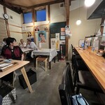 海鮮鉄板　やまおか食堂 - 店内