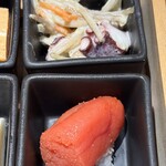 てづくし料理茶房 よし坊 - たこの多分麹和え？よくわからないけど、これもご飯のお供にぴったり。明太子の下には大根おろしがそっとあった。この明太子、美味しい。