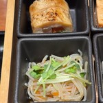 てづくし料理茶房 よし坊 - 鶏の八幡巻は甘しょっぱい。牛蒡美味しい。春雨は甘酸っぱい。春雨の歯応えがちと面白かった。春雨ではないのかも。