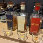 雪花菜 - フランスウィスキーのベルヴォア3種
      ブルー、ホワイト、レッドをプチ飲み比べ