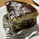 qui - ラムレーズンバスチー