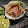 流ちょう - 料理写真:活ホッキ貝を少しあぶって　わさびと岩塩で