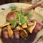 立呑み とだか - 和牛サーロインと松茸
      2025年8月28日