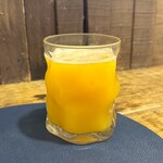 立呑み とだか - とだビアーノ (みかん ＋ ビール)
      2025年8月28日