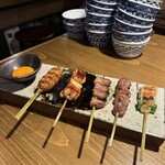 焼鳥ホルモン 炭焼き0式 - 