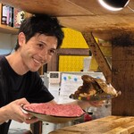 立呑み とだか - 和牛サーロインと松茸とお兄さん
      2025年8月28日