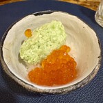 立呑み とだか - 「枝豆のおこわ」にいくらを入れたところ
      2025年8月28日