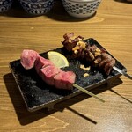 焼鳥ホルモン 炭焼き0式 - 