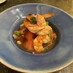 旅人シェフのタイ食堂 KHAO - 海老とスイカのミントのヤム