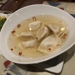 ラウンジバー・ クリシュナ - ベトナム水餃子