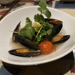 ラウンジバー・ クリシュナ - ムール貝のタイ風酒蒸し