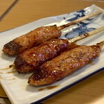 長兵衛 - うちのつくね（240円／本）×3。