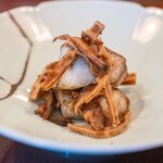 あそび割烹 さん葉か - 2025.8 千葉産5.0kgサイズ尾長鯛の炭火焼き 椎原村産の淡竹と椎茸 炒め煮