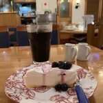 カスタネット - レアチーズケーキとアイスコーヒー