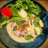 Tawan - 料理写真:タイ料理メジャーメニュー「グリーンカレー」がお好きな方！TAWANさんのソレを試していただきたいっ！ご飯半分にお願いしたのを少し後悔ww