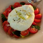 Xató burrata & steak - ブッラータチーズと季節のトマト