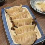 餃子と煮込み。しんちゃん - 