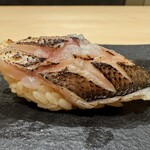 鮨 こん藤 - カマスの炙り