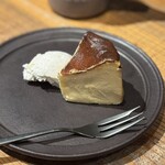 BUNDOZA - バスクチーズケーキ