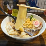 麺処 まるよし - 醤油ワンタン麺