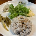 炭火焼き居酒屋 だいちゃん - ライスと副菜