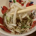 朱楽 - 胡麻がたっぷり✨きゅうりとの相性も良き✨つけ添えの山葵がアクセントです*ˊᵕˋ*✨