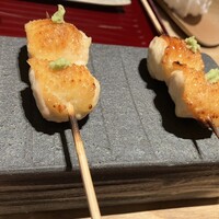 焼鳥 まこ - むね肉なのにジューシー。わさびがいいアクセントになっています。