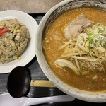 満足ヌードル ラーメンハウス 北郷本店 - 