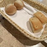 イタリアンレストラン ルッチコーレ - パン2種