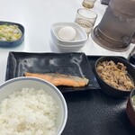 吉野家 - 牛鮭定食(生卵・お新香)